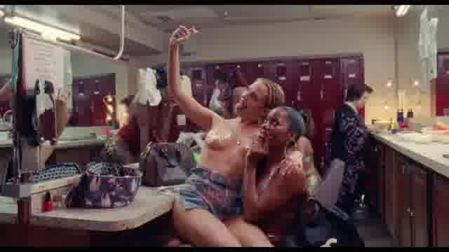 海外版レッドバンド予告