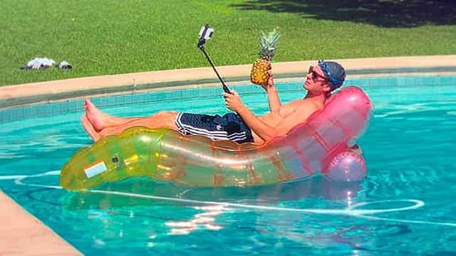 アンドリュー・ガーフィールドの「メインストリーム」の画像