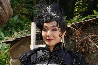 赤ずきん、旅の途中で死体と出会う。