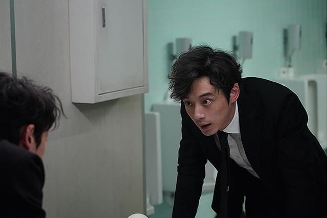 坂口健太郎の「ヘルドッグス」の画像