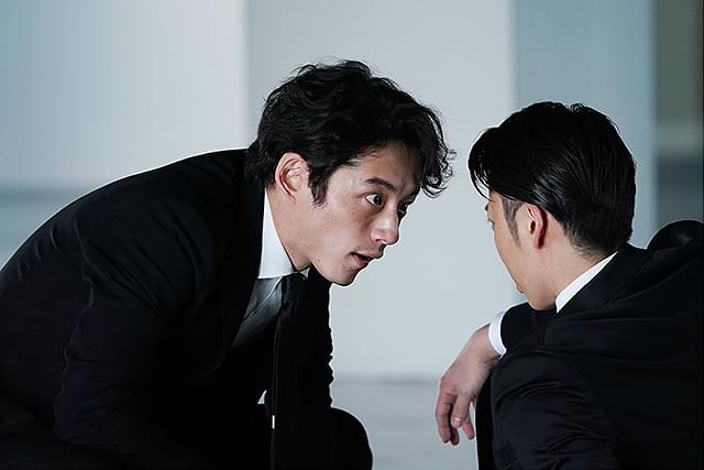 坂口健太郎の「ヘルドッグス」の画像