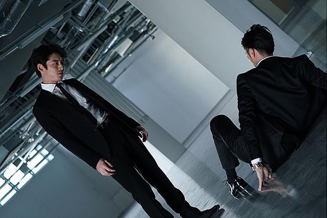 坂口健太郎の「ヘルドッグス」の画像