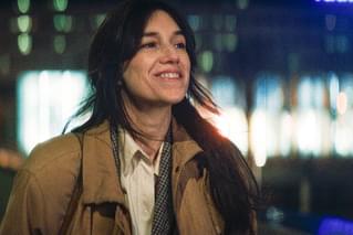 午前4時にパリの夜は明けるの予告編・動画