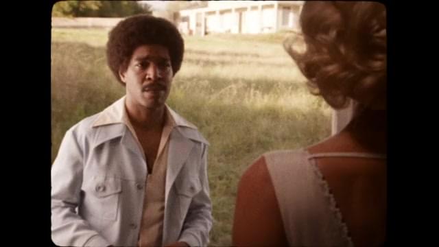 劇中ポルノ映画「農場の娘たち」冒頭映像