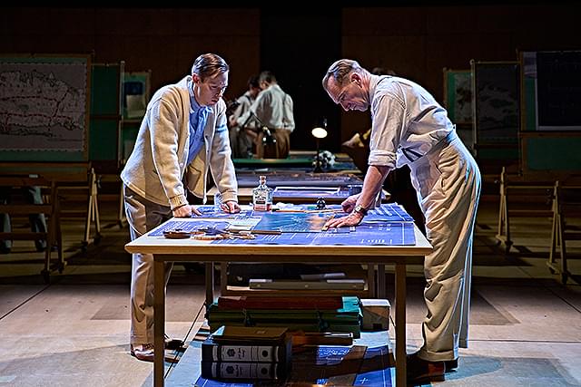 レイフ・ファインズの「ナショナル・シアター・ライブ「ストレイト・ライン・クレイジー」」の画像