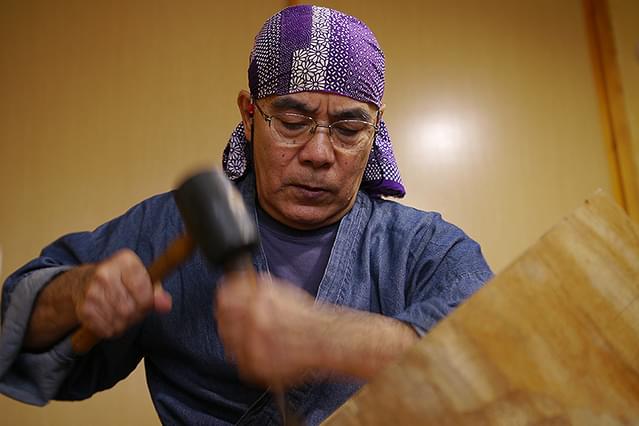 うむい獅子 仲宗根正廣の獅子づくり