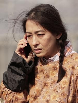 夜明けまでバス停で