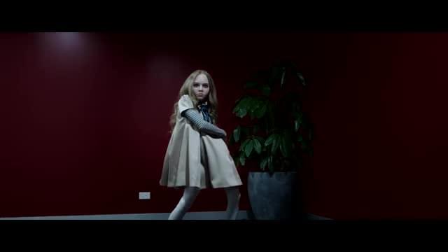 本編映像：衝撃のミーガンダンス