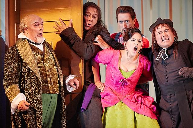 英国ロイヤル・オペラ・ハウス シネマシーズン 2022/23 ロイヤル・オペラ「セビリアの理髪師」