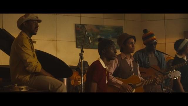 本編映像：「Simmer Down」 歌唱シーン