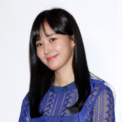 INVINCIBLE YOUTH　青春不敗　本　KARAハラ　少女時代ユリ 少女時代」ユリ、ファンミーティングツアー「YURIVERSE」の台湾公演