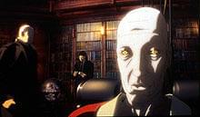 竹中直人が演じるハッカーのキム