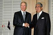 石原都知事を訪ねたイーストウッド