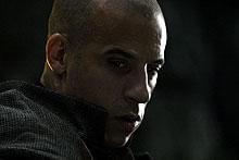 主人公リディック(上)と 敵対するロード・マーシャル(下)