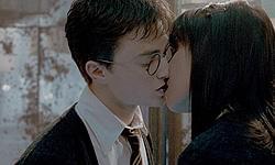 ファーストキスは甘いけど、ちょっとほろ苦い