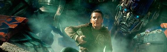 人類を守るためサムたちと共に戦うのが、オートボットのロボットたち