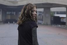 ただ泣き叫ぶだけではなく、自ら戦うヒロインに