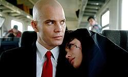 運命の女性との出会いで次第に変化していく