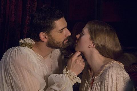 やっぱり色気ではスカヨハが上