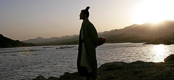 映画界では「レッドクリフ」の奮闘が注目を集めている