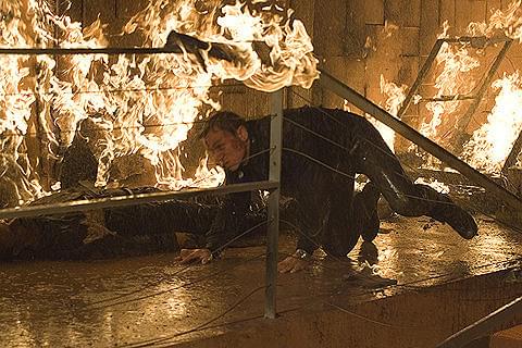 壮絶なアクションが満載