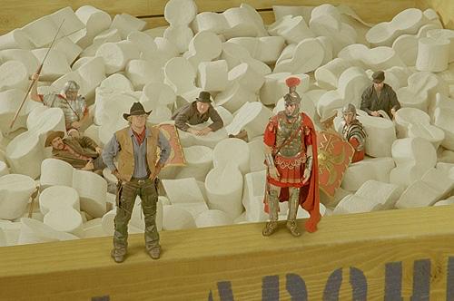 ミニチュアのジェデダイア(O・ウィルソン)は オクタビウスとともにラリーを助けに向かうが……。