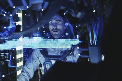 「アイアンマン」を思い起こさせる エビのロボット内部