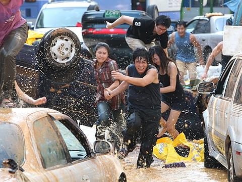 大パニックに陥る街の様子に手に汗握る！