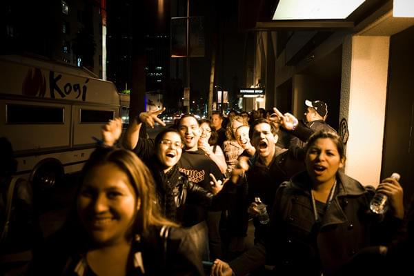 イベント上映に詰めかけた若者たちの熱狂ぶり