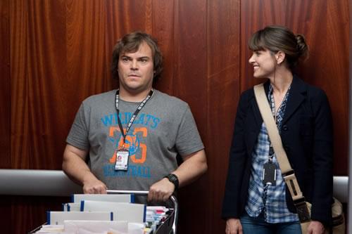 憧れのダーシー（右）に想いを伝えられない小心者は 真のヒーローになれるか!?