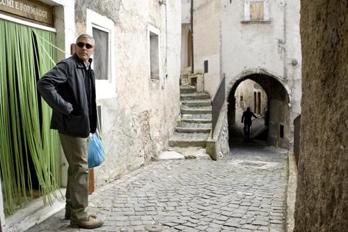 中世の佇まいを残す石畳の町