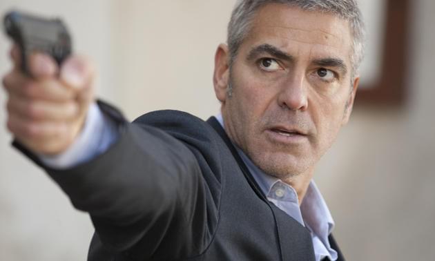 ジョージ・クルーニーが、これまでにないストイックかつハードボイルドな殺し屋役を熱演！