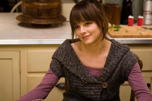 娘エマを演じるのは今後も話題作の出演が続く ボヤナ・ノバコビッチ（「スペル」）