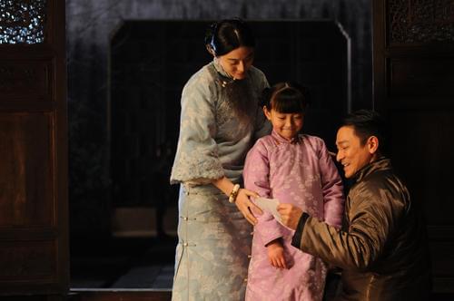 冷酷な将軍でさえ、愛する家族の前では1人の父親