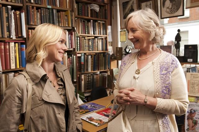 サリーと母ヘレナの関係にも……