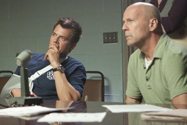 重要証人役のデュアメルと彼を援護する刑事役のウィリス