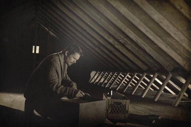 路地裏に放置された謎の“フッテージ”