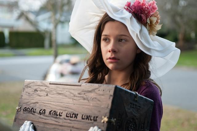 ガレージセールでエミリーは木箱を買ってもらうが……