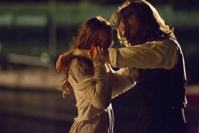 “人間”の青年フランクとの許されぬラブ・ストーリー