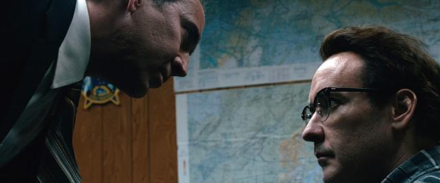 ハリウッド屈指の実力派2人が、16年ぶりの再共演で刑事VS殺人犯を熱演