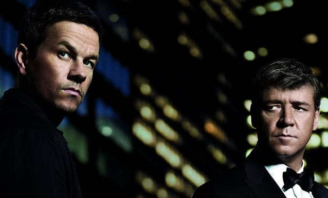 作品クオリティを“保証”する俳優＝クロウ（右）が、マーク・ウォールバーグ（左）と初対決！