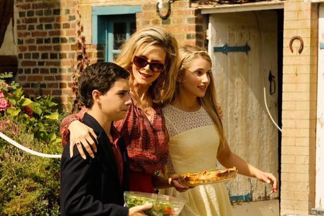 母親役はミシェル・ファイファー