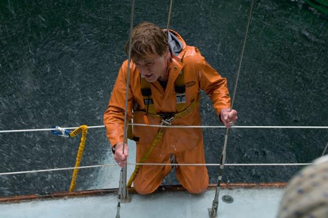 暴風雨にさらされ水中にも落ちる過酷な撮影に挑んだ