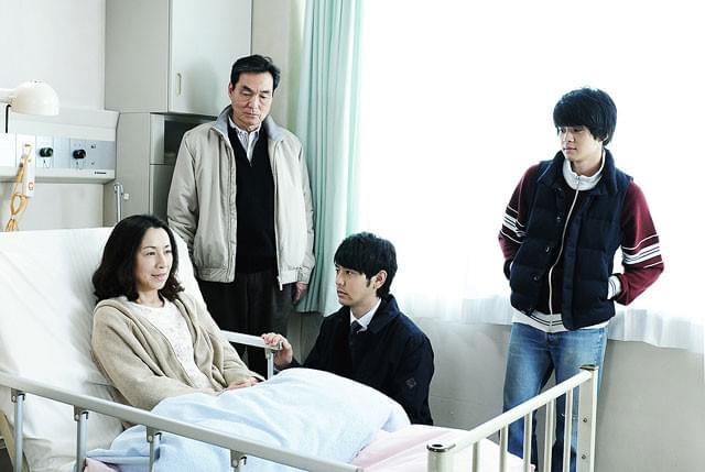 母の病をきっかけに家族がひとつになっていく