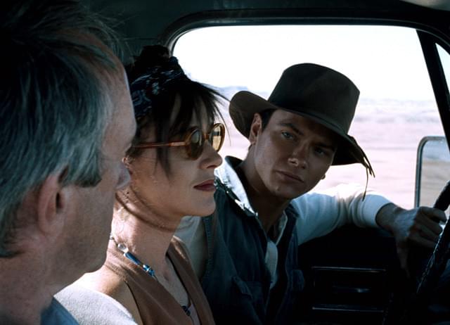 当初は手助けするボーイだが……