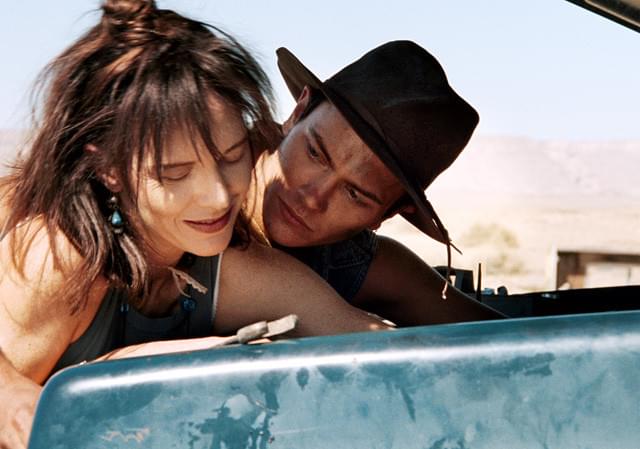 人妻役はジュディ・デイビス