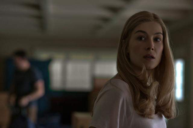 失踪する妻を演じるのはロザムンド・パイク