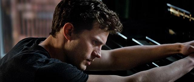 容姿端麗、超有名企業のCEOグレイ