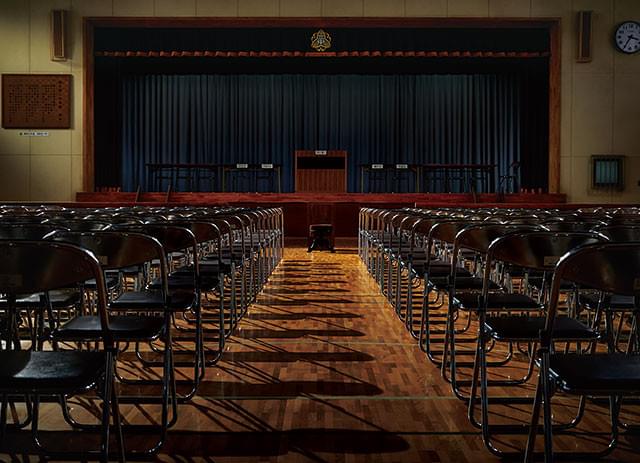 中学生役の新鋭たちが物語を引っ張る