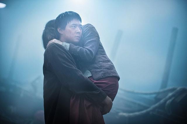 ひかれ合う船員ドンシクと密航者の少女